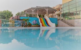 Hotel Perla Beach Club